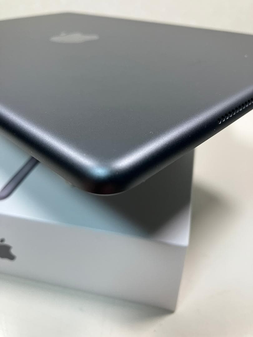 iPad 第9世代　64GB グレー　Wi-Fiモデル　4点付属品付