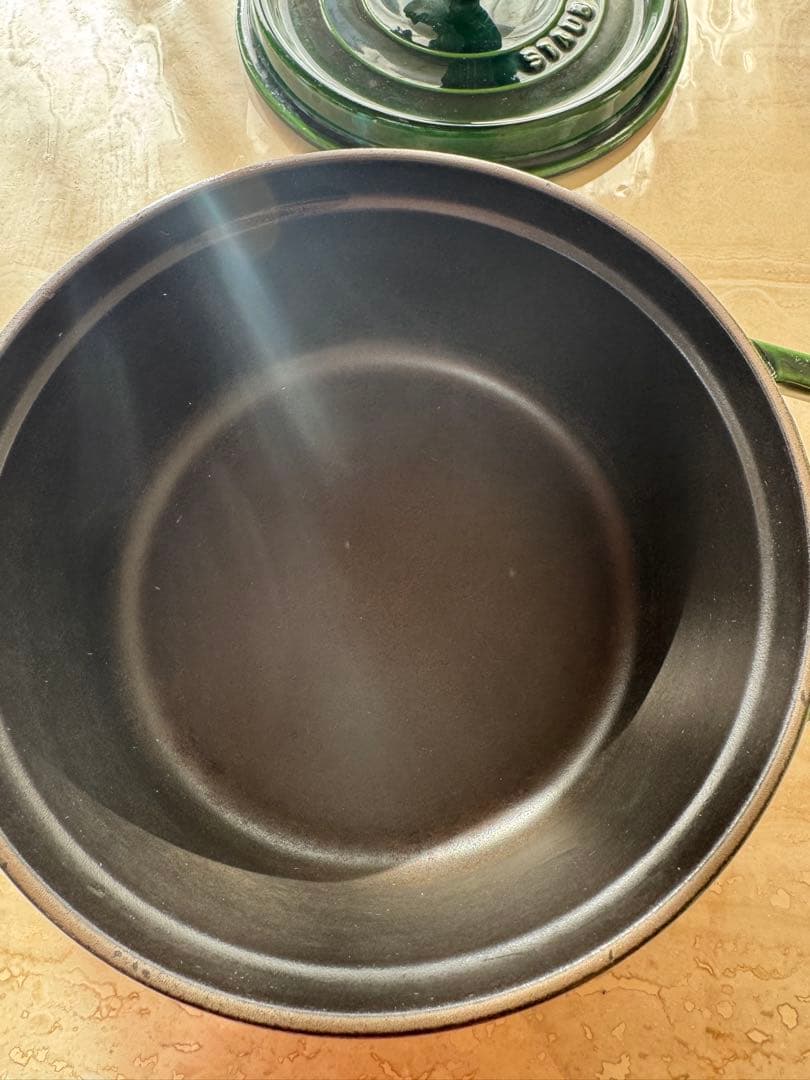 ストウブ 鋳物ホーロー鍋 ピコ・ココット 18 cm ラウンド