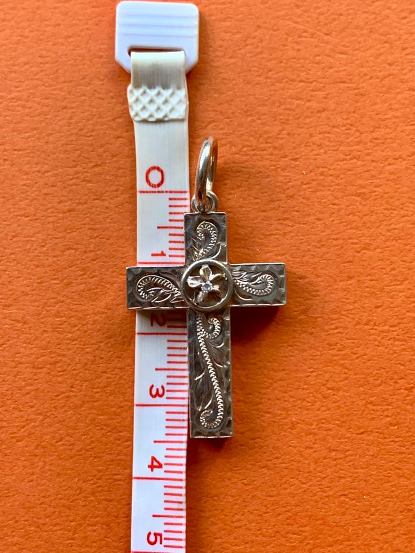 【hoo】鍛造ハワイアンジュエリー [手彫り] プルメリアクロス　ペンダント