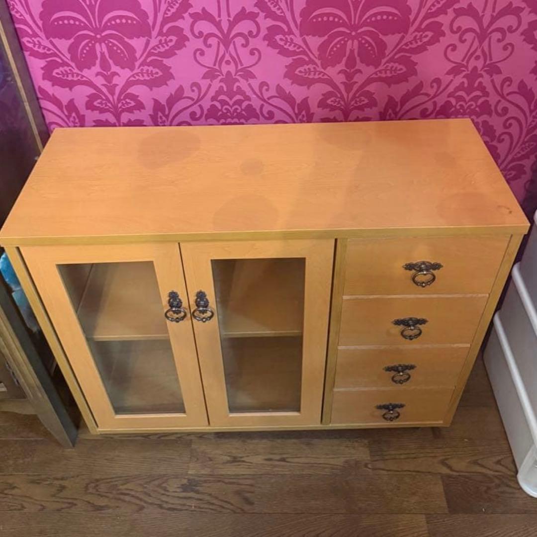 処分価格　ベルメゾン　日本製　木製キャビネット ガラス扉付き　キャスター付き