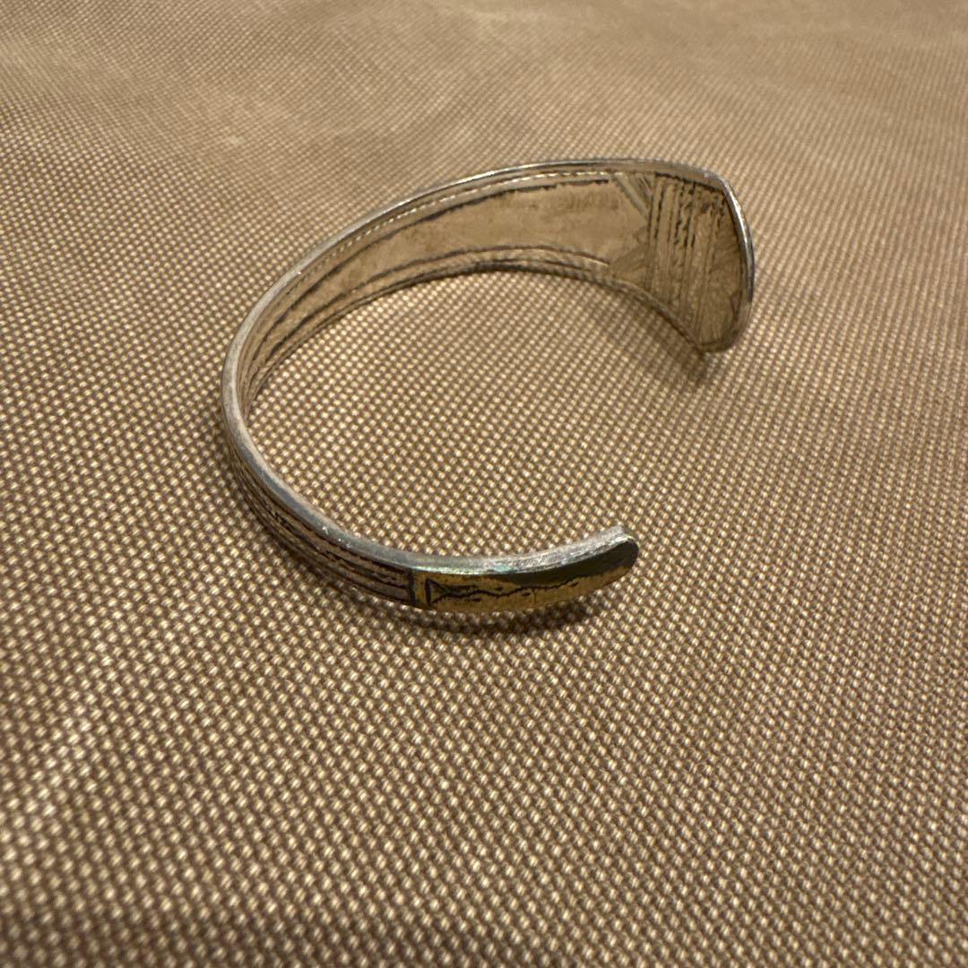 トゥアレグ族 シルバー製　オープンバングル