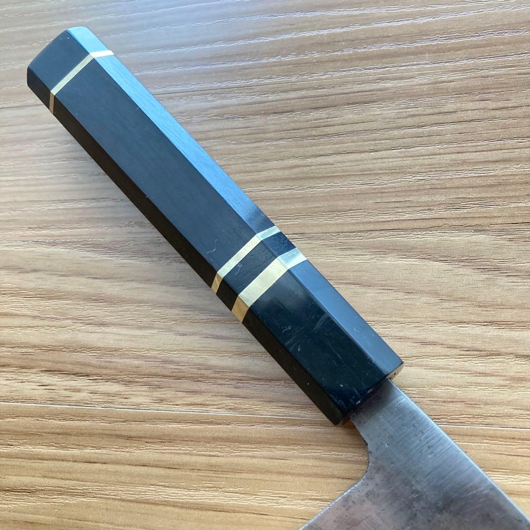 【二唐刃物 よし久】 高級黒檀柄 相出番 薄出刃 刃渡18cm 厚4mm