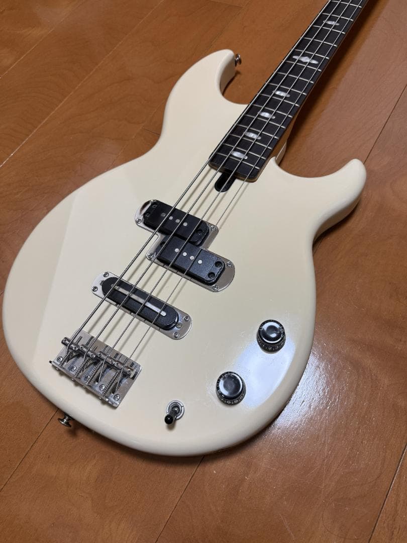 YAMAHA BB424 ヴィンテージホワイト ヤマハ