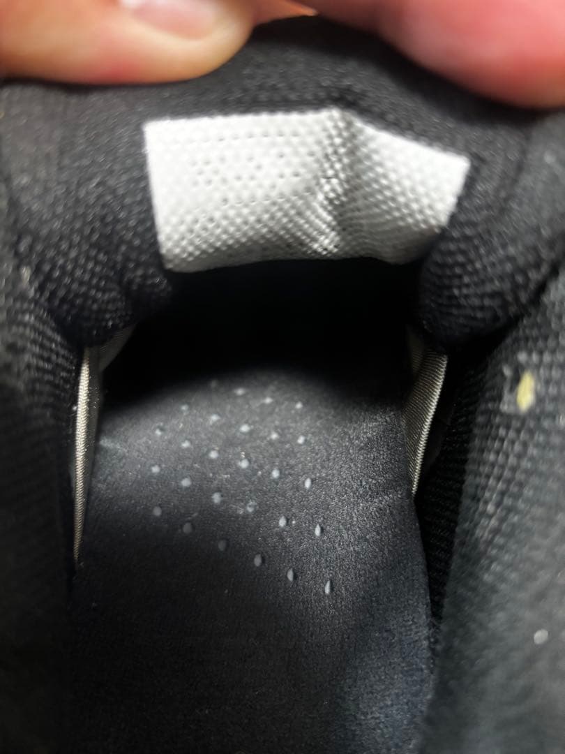 ヨネックス パワークッション 65Z 24.5cm ブラック