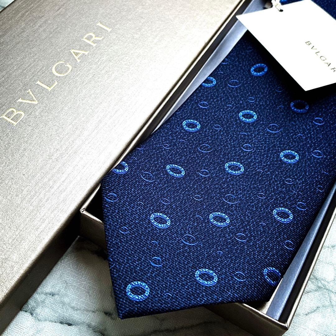 ✨未使用タグ付き✨ブルガリ　リング柄ロゴ入り　ディープブルー　ネクタイ