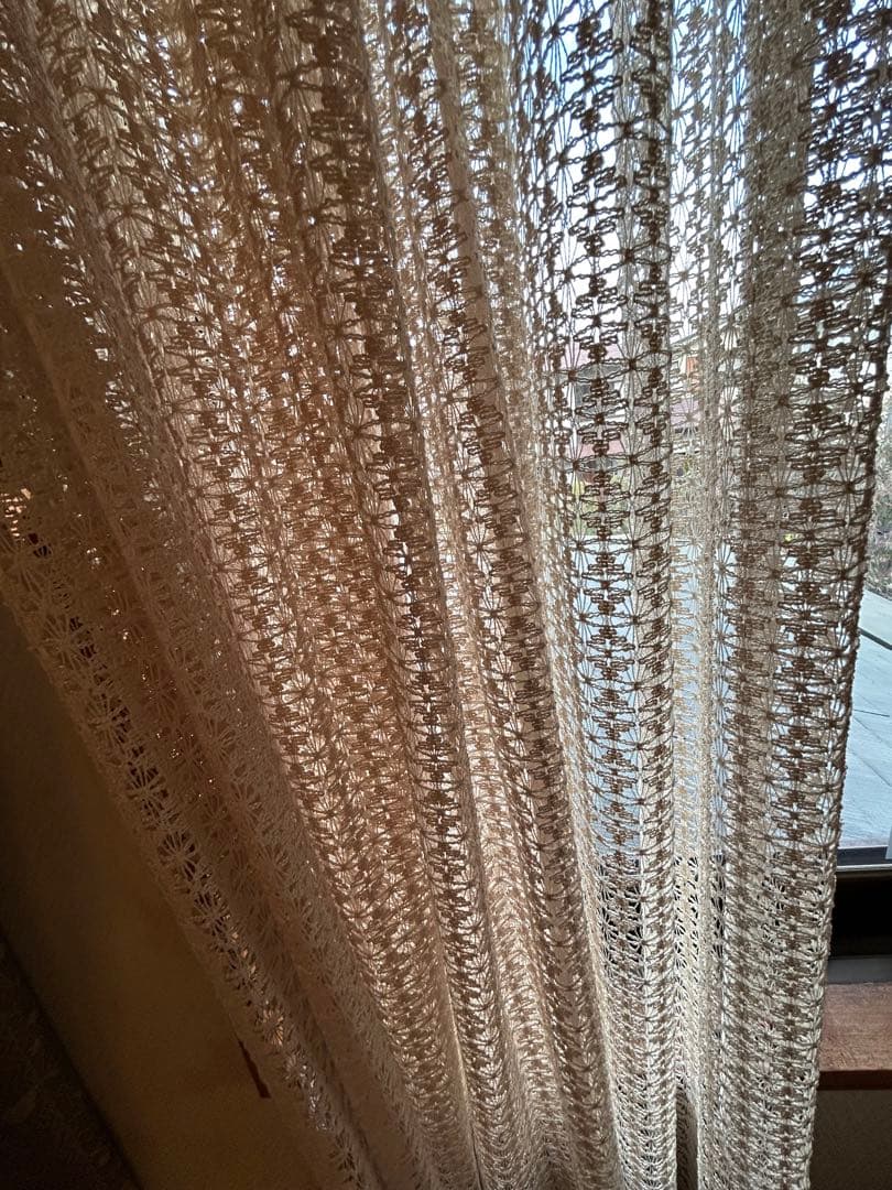 川島織物セルコンのレースカーテン2枚組