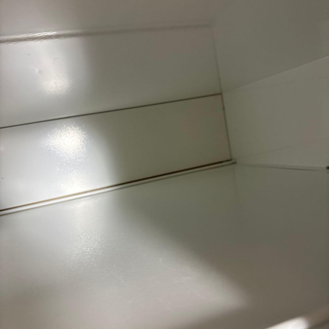 ホワイト スチール製 蓋付きごみ箱