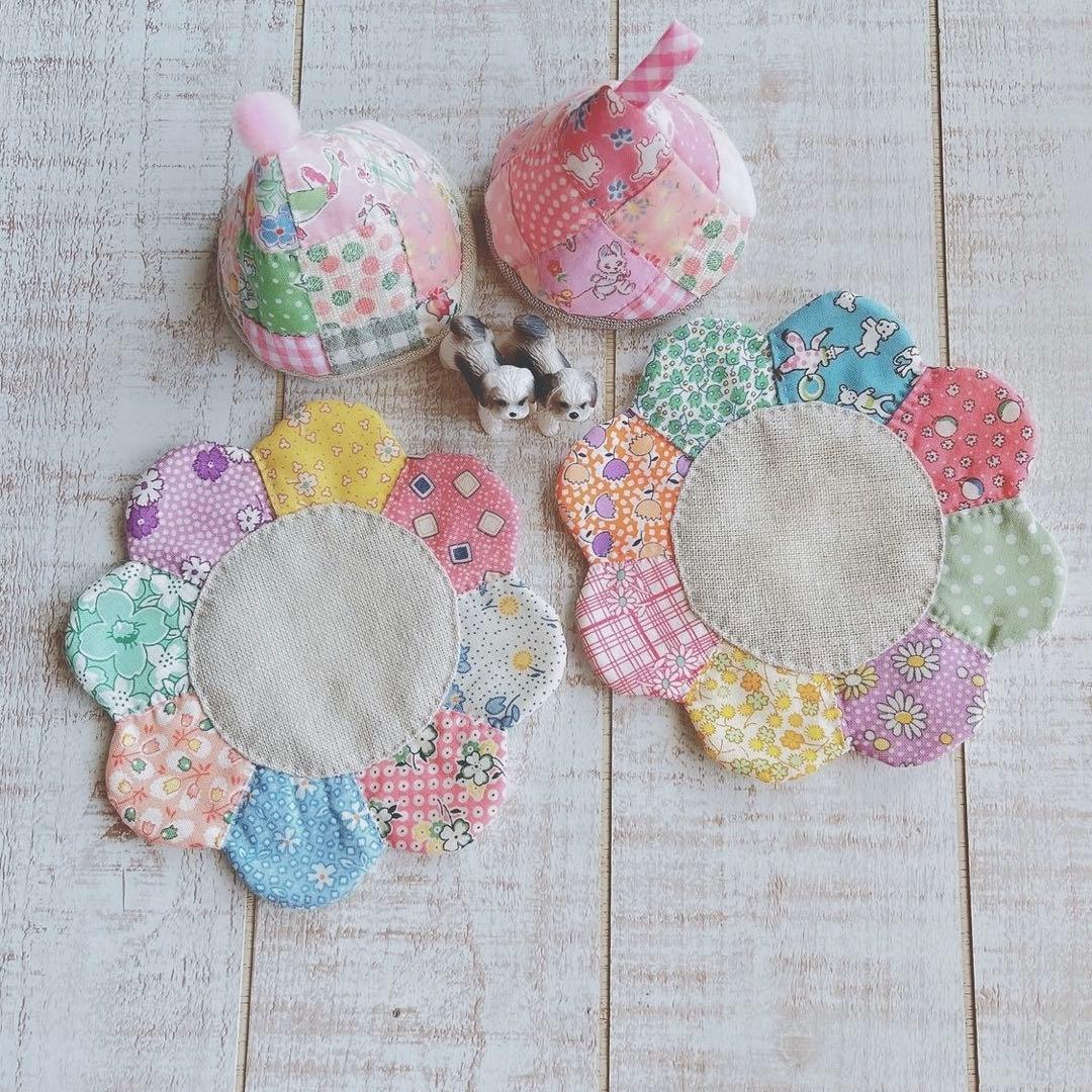 マハロ⚘サーティーズ復刻布⚘お花のコースター①⚘ドレスデン ハンドメイド