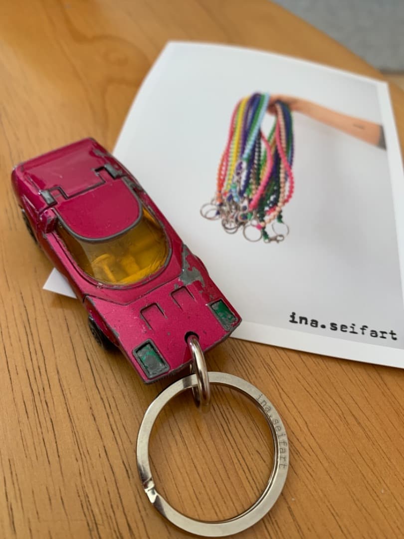 ina .seifart ミニカー　キーホルダー