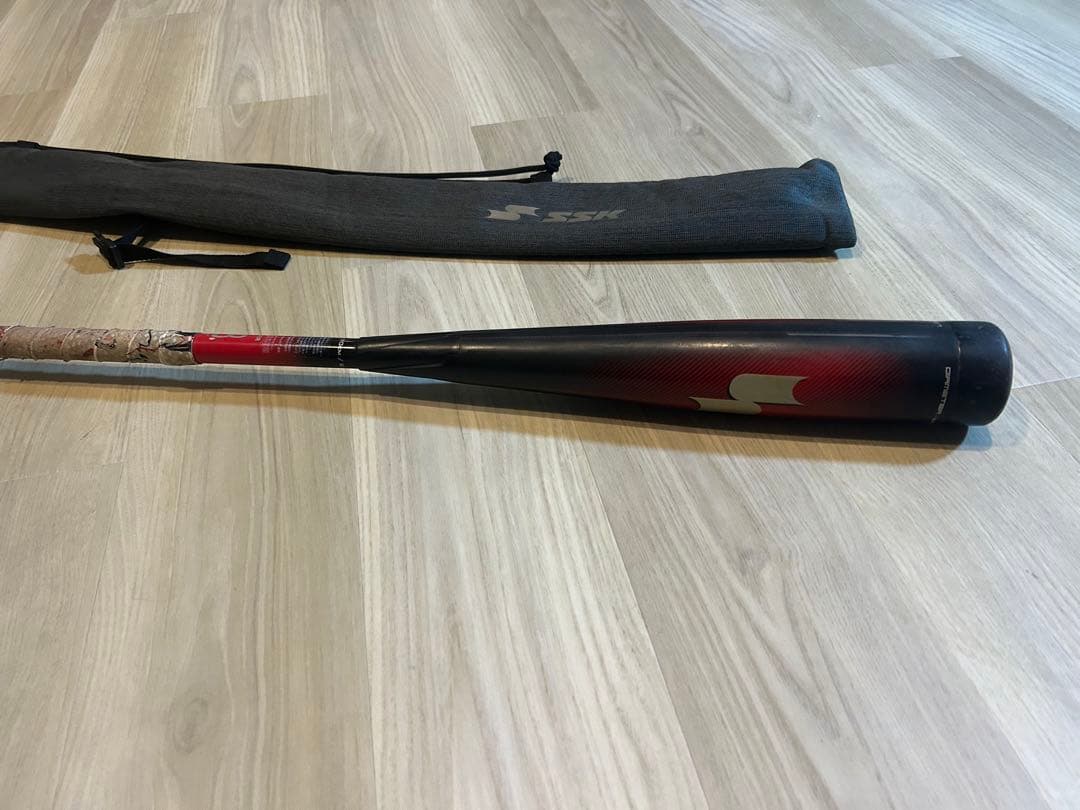 MM23 少年用軟式バット 赤/黒　綺麗 690g 80cm 値下げ交渉承ります