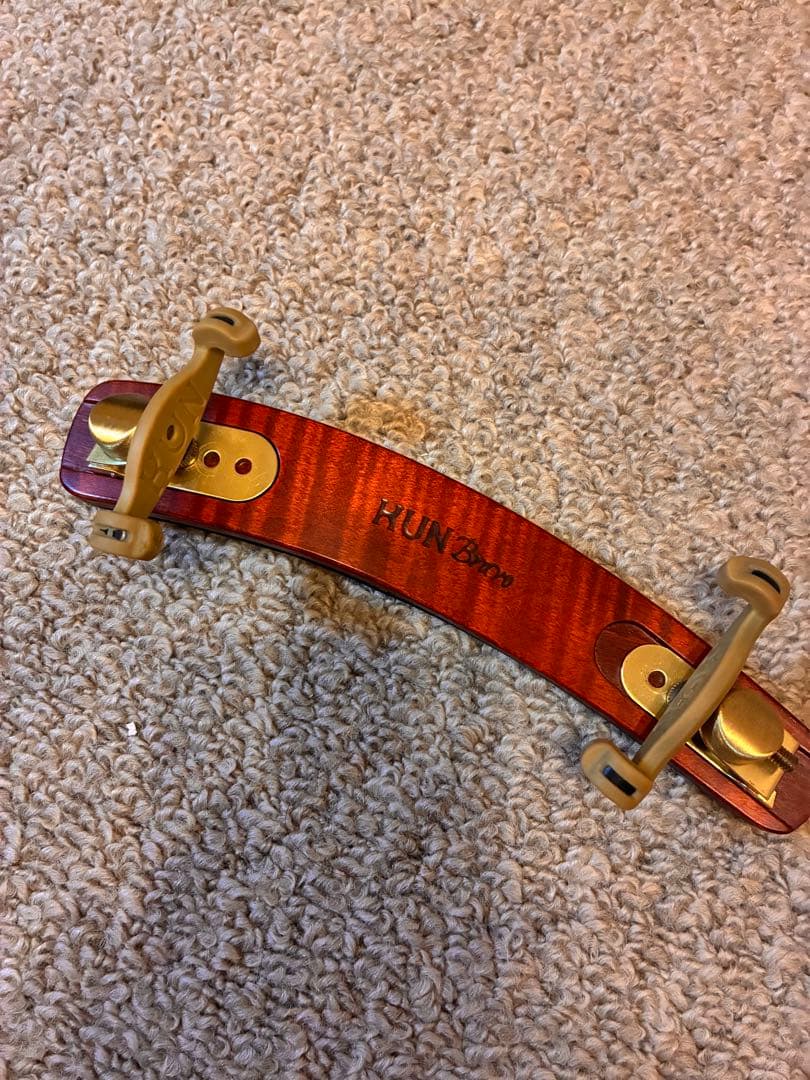 KUN Bravo バイオリン肩当て 4/4