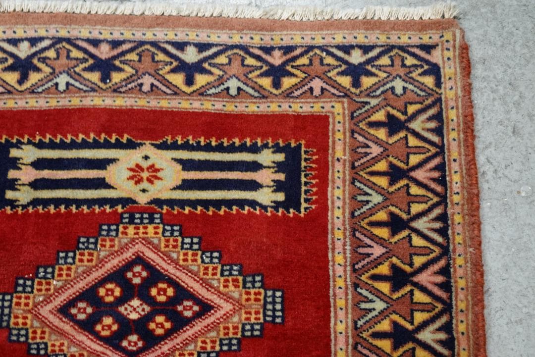 ✦vintage rug✦　120cm×58cm　パキスタン　ペルシャ絨毯