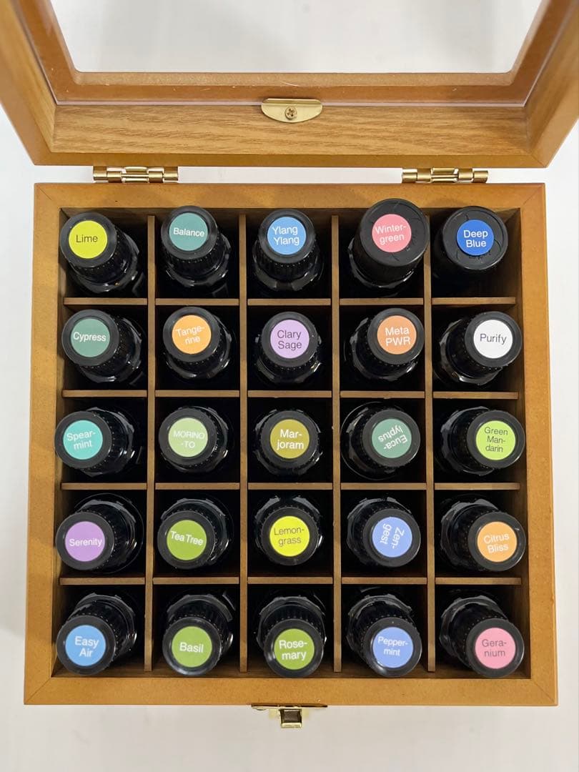 dōTERRA エッセンシャルオイル35本セット 木製ボックス・ロールオン5本他