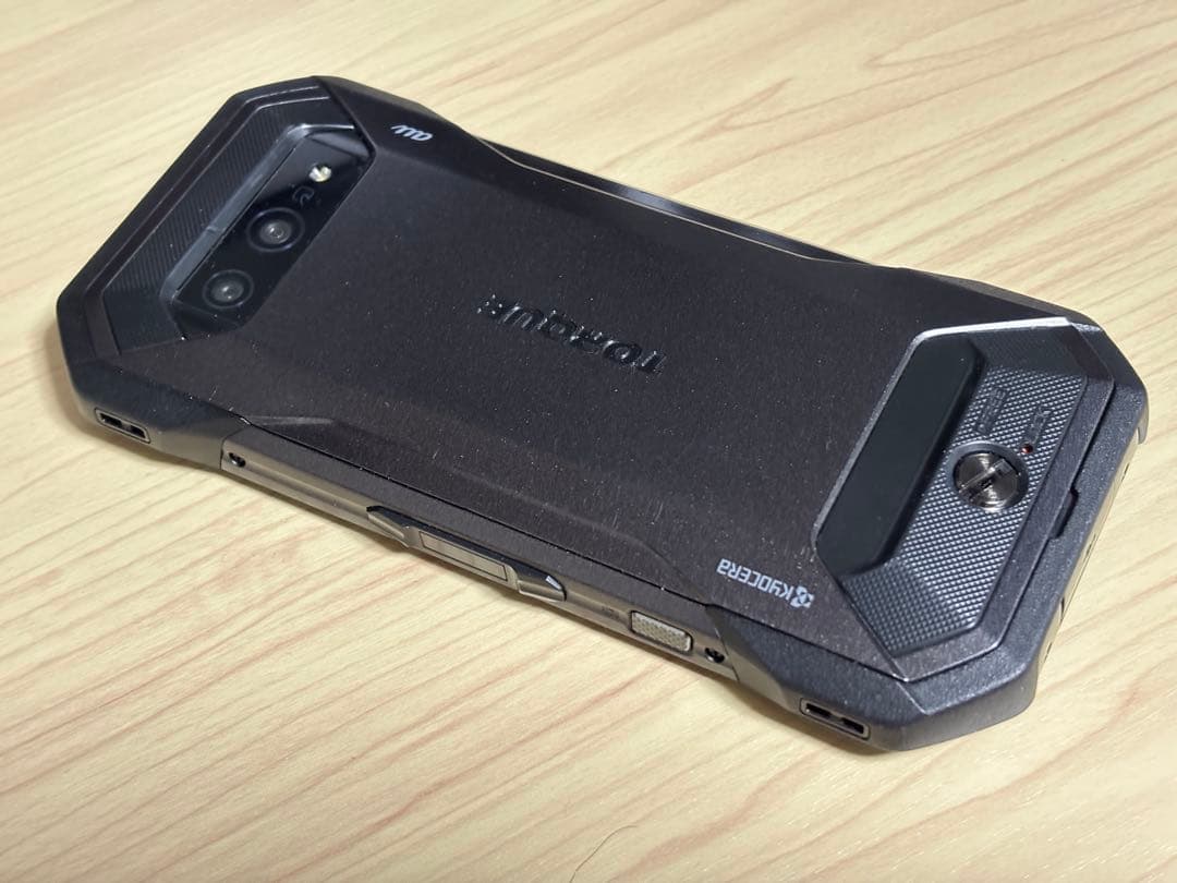 TORQUE 5G ブラック　京セラ