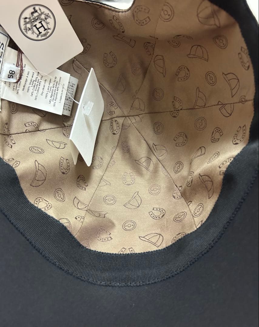 きーちゃんさんエルメス　セレナ・ジャンプ》　キャップ　黒　馬蹄　ロゴ