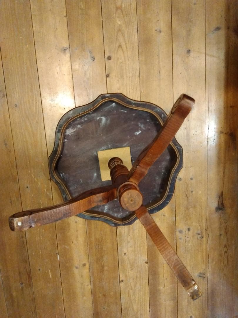 にんじん　イタリア製の象嵌コーヒーテーブル アンティーク