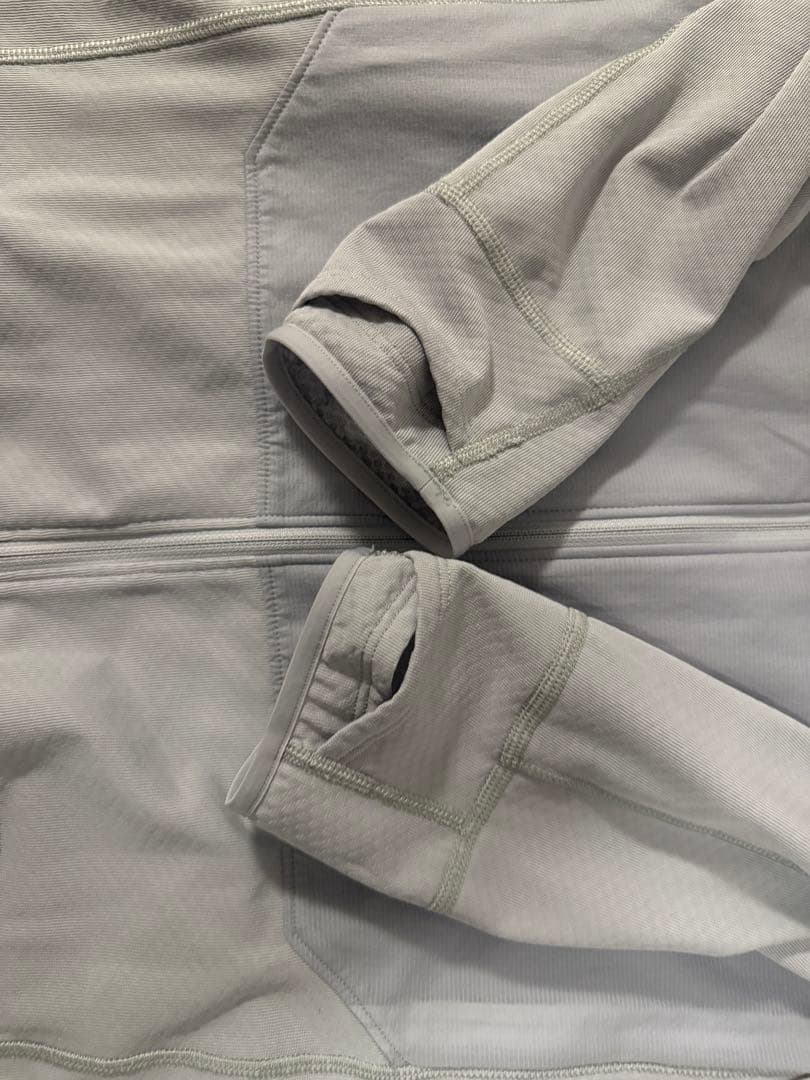 ARC'TERYX コンシールハイブリッドフーディー