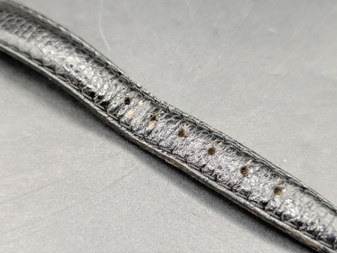 【稼働品】GUCCI 5100L レディース 腕時計 ゴールド 黒文字盤