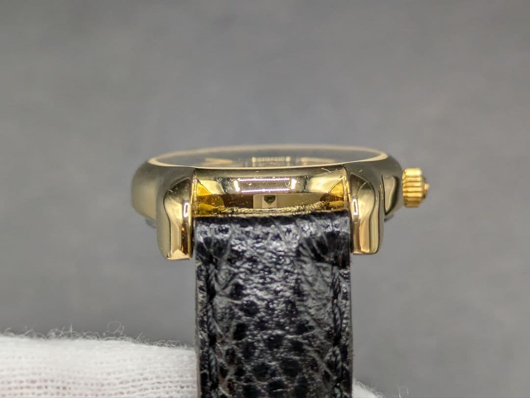 【稼働品】GUCCI 5100L レディース 腕時計 ゴールド 黒文字盤