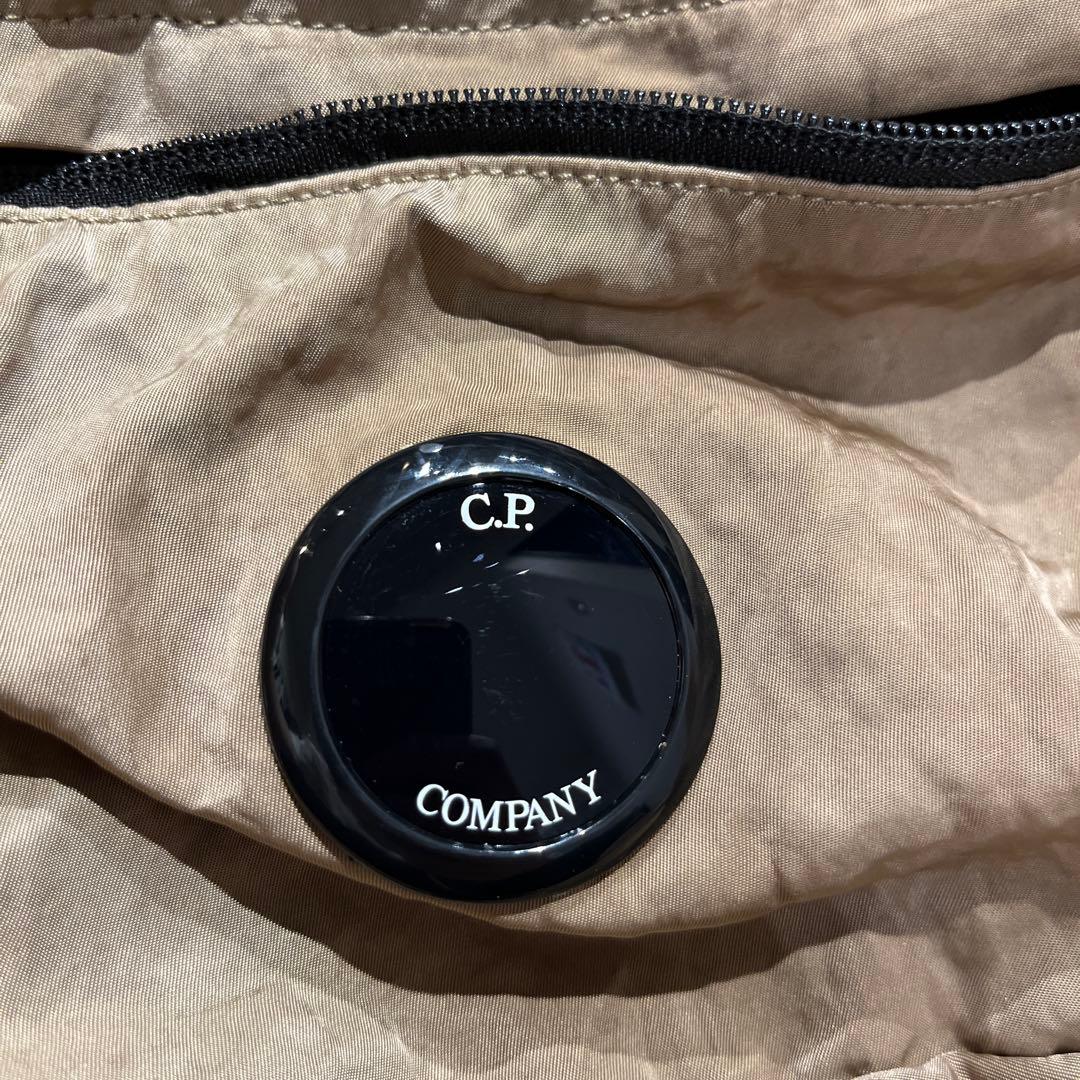 C.P. COMPANYシーピーカンパニーボディバッグ NYLON B カーキ
