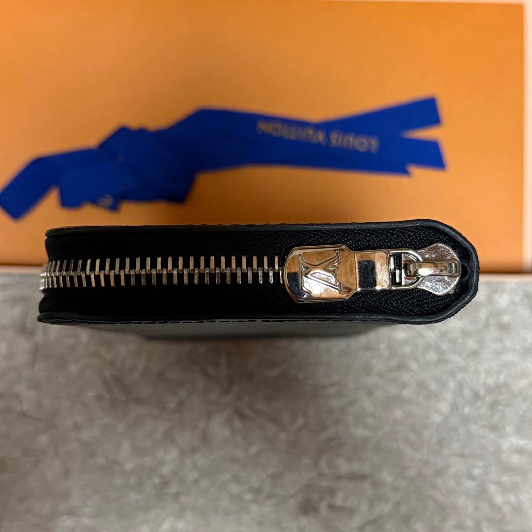 【美品】ルイヴィトン　ジッピーウォレットヴェルティカル　エピ　長財布　黒