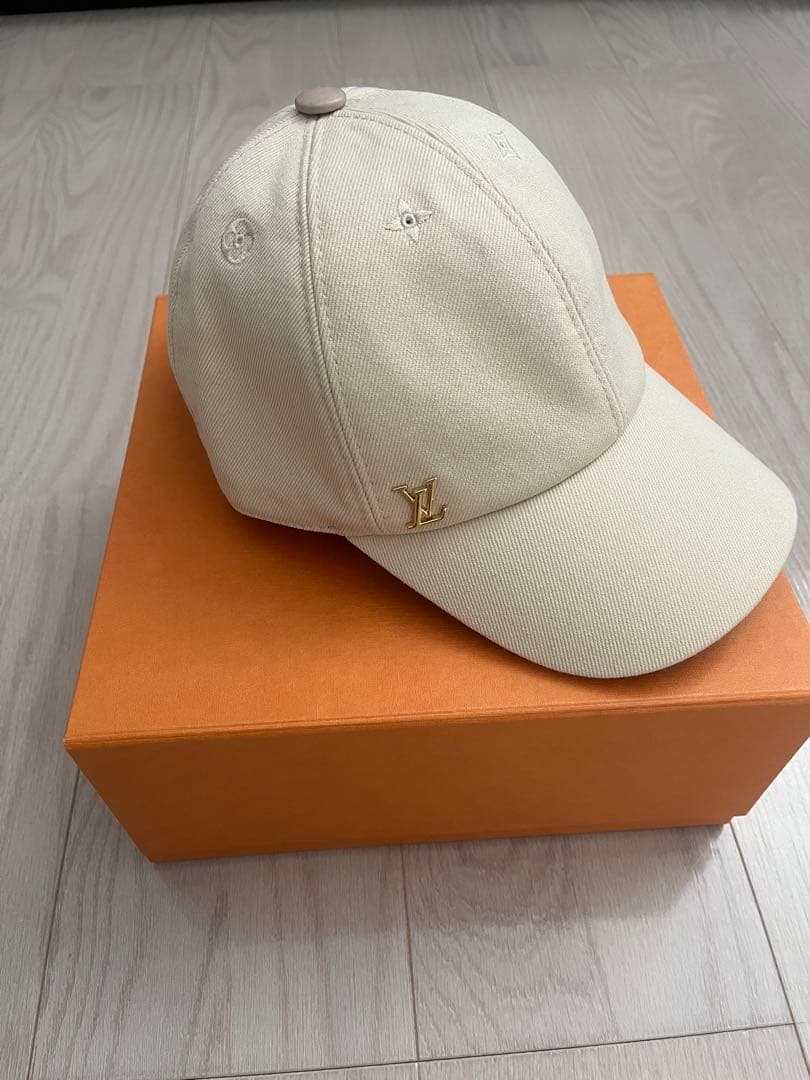LOUISVUITTONキャップ