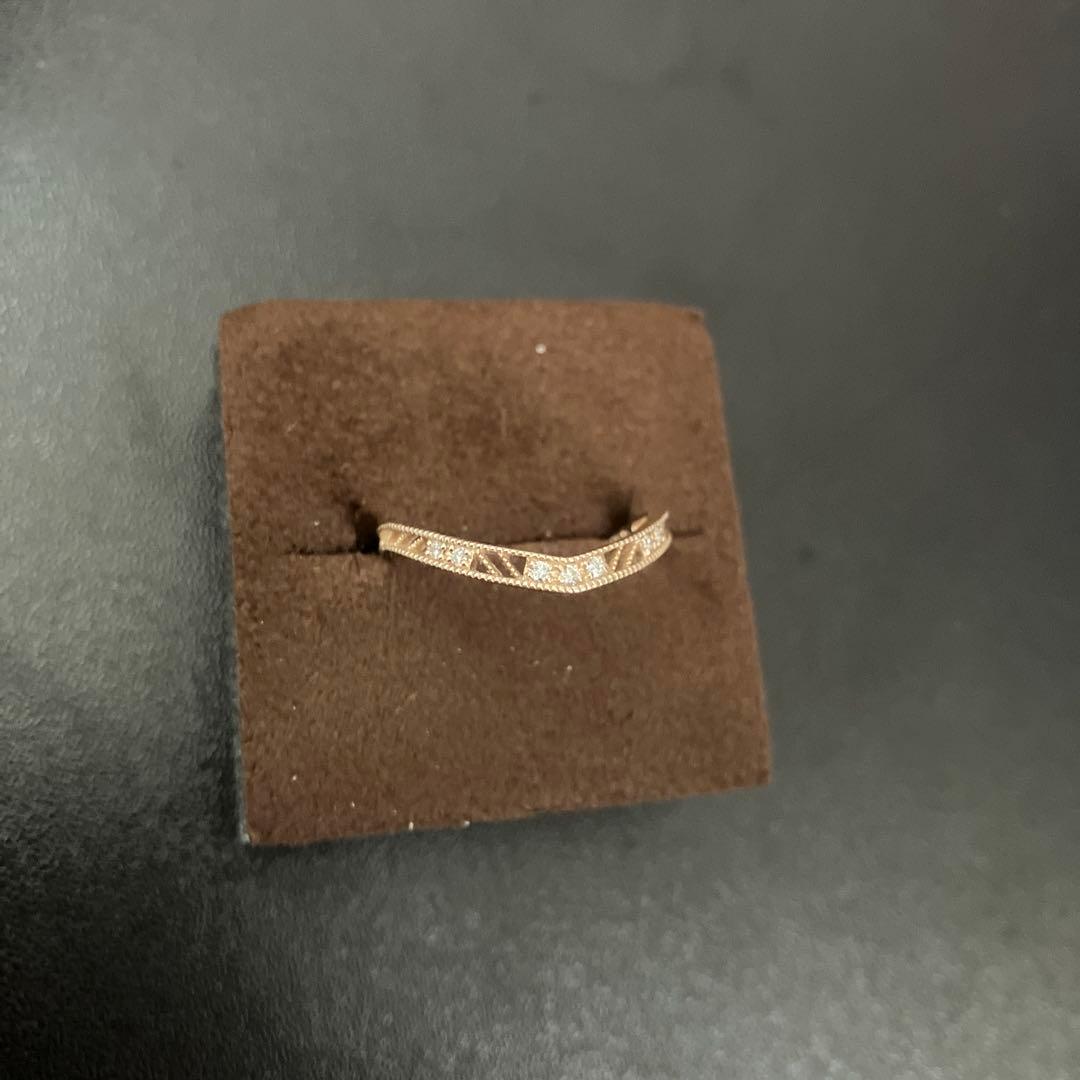 【mochi】agete K10透かし V字ダイヤモンドリング　15号