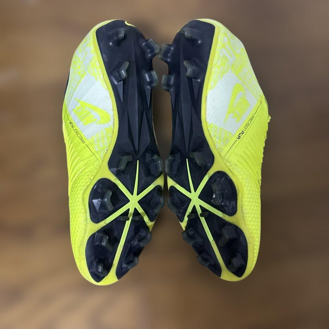 サッカースパイクナイキファントムヴェノムFG