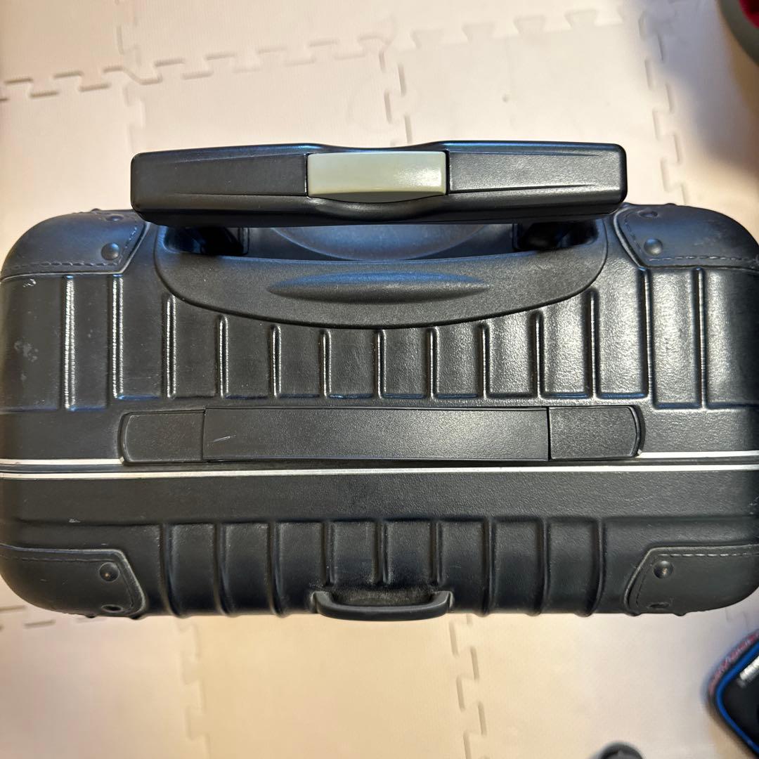 RIMOWA ブラック ハードキャリーケース