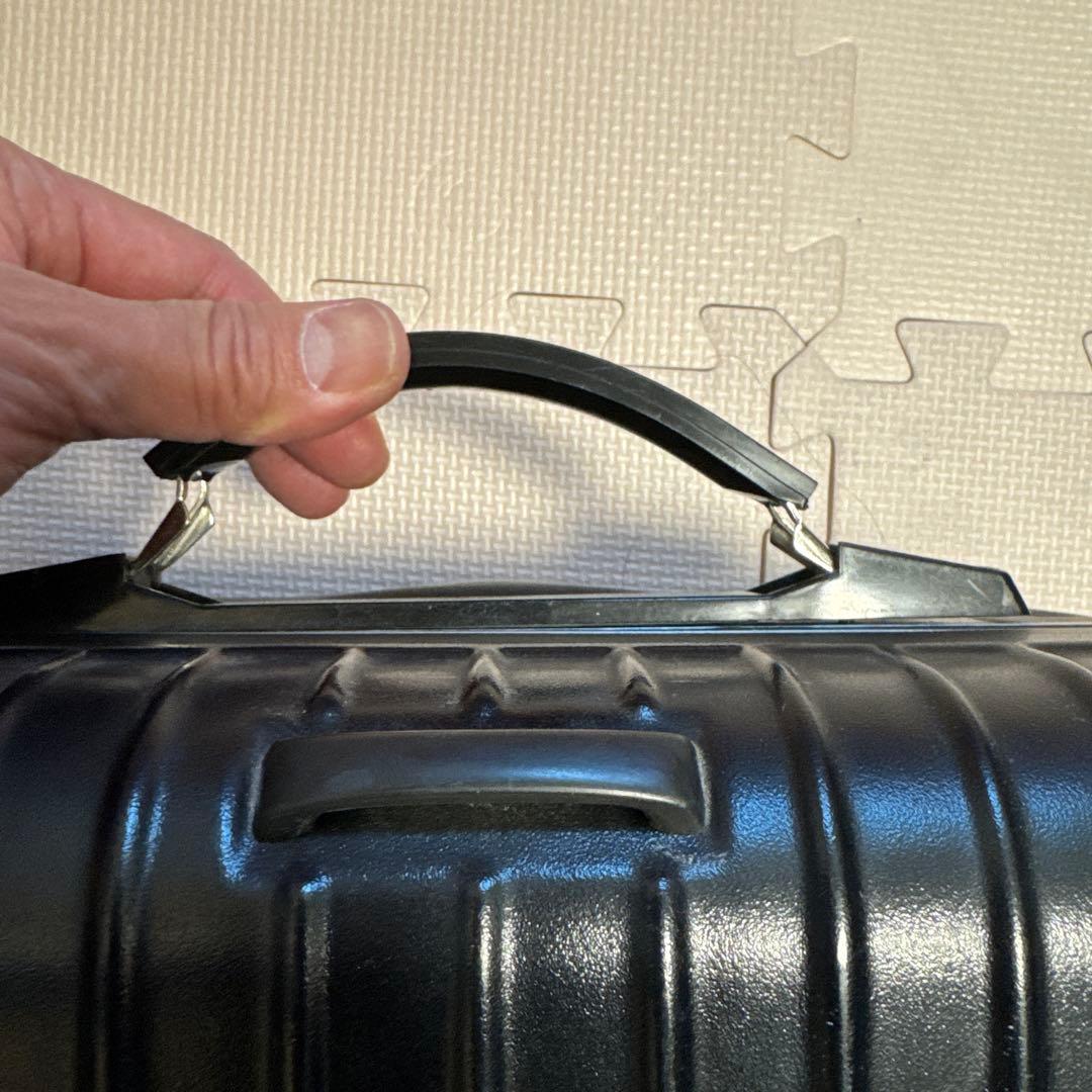 RIMOWA ブラック ハードキャリーケース