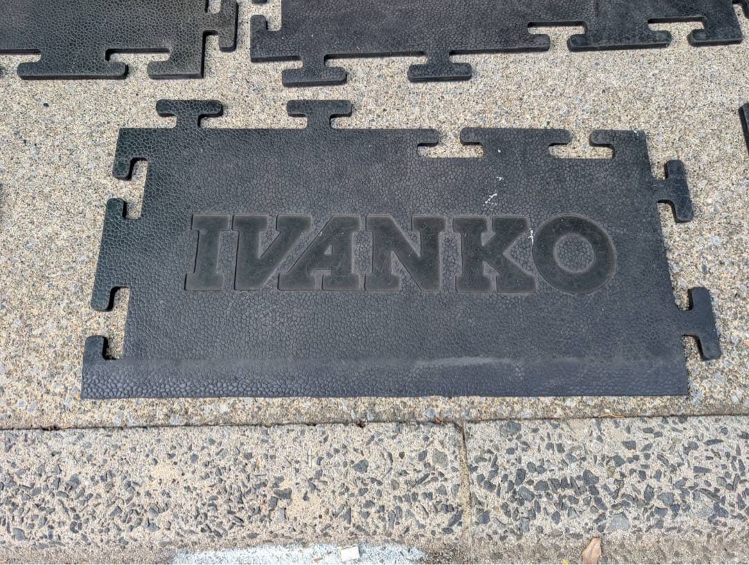 【リユース品】IVANKO イヴァンコ　ラバーマット　インターロック式マット