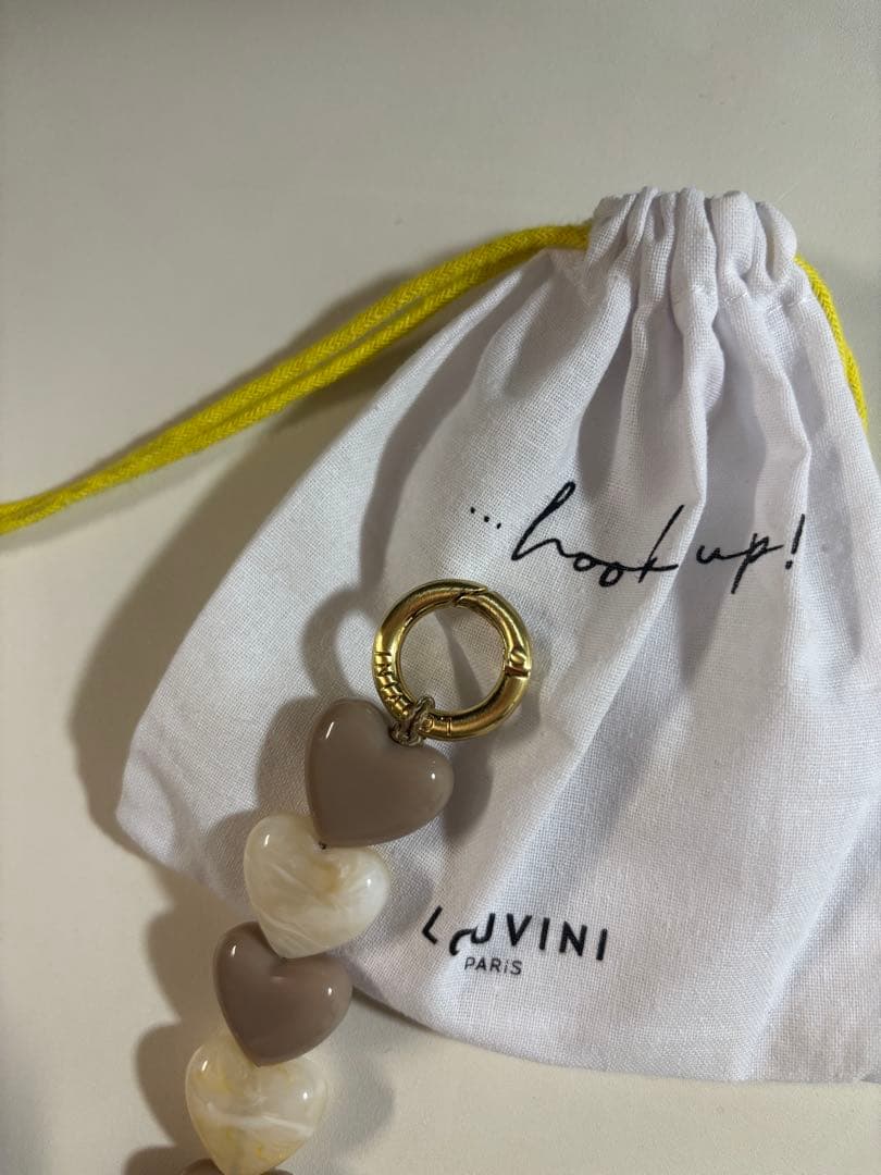 LOUVINI PARIS 日本限定　ハート型ストラップ