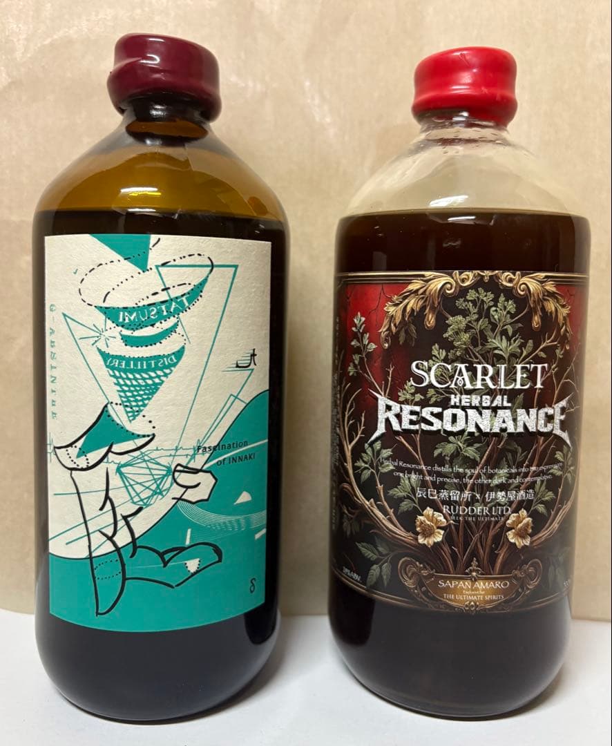 アルケミエ グリーンアブサン、スカーレットサパンアマーロ 辰巳蒸留所×伊勢屋酒造