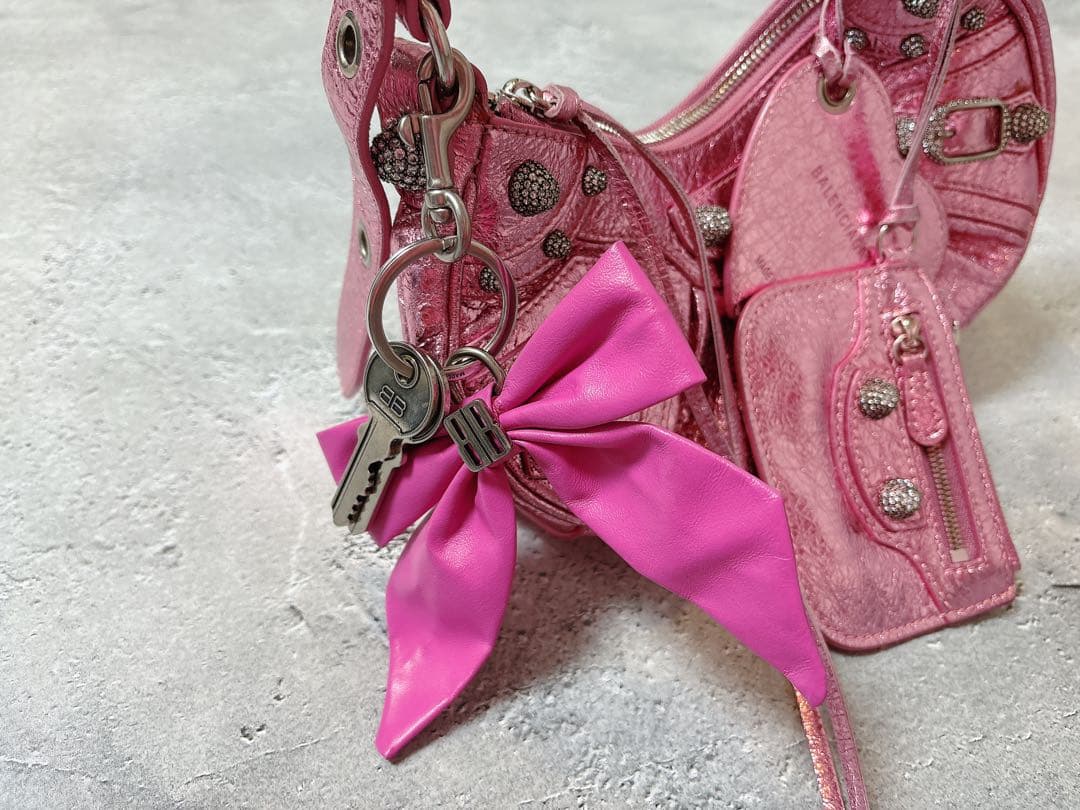 BALENCIAGA バレンシアガ リボンチャーム キーリング ピンク