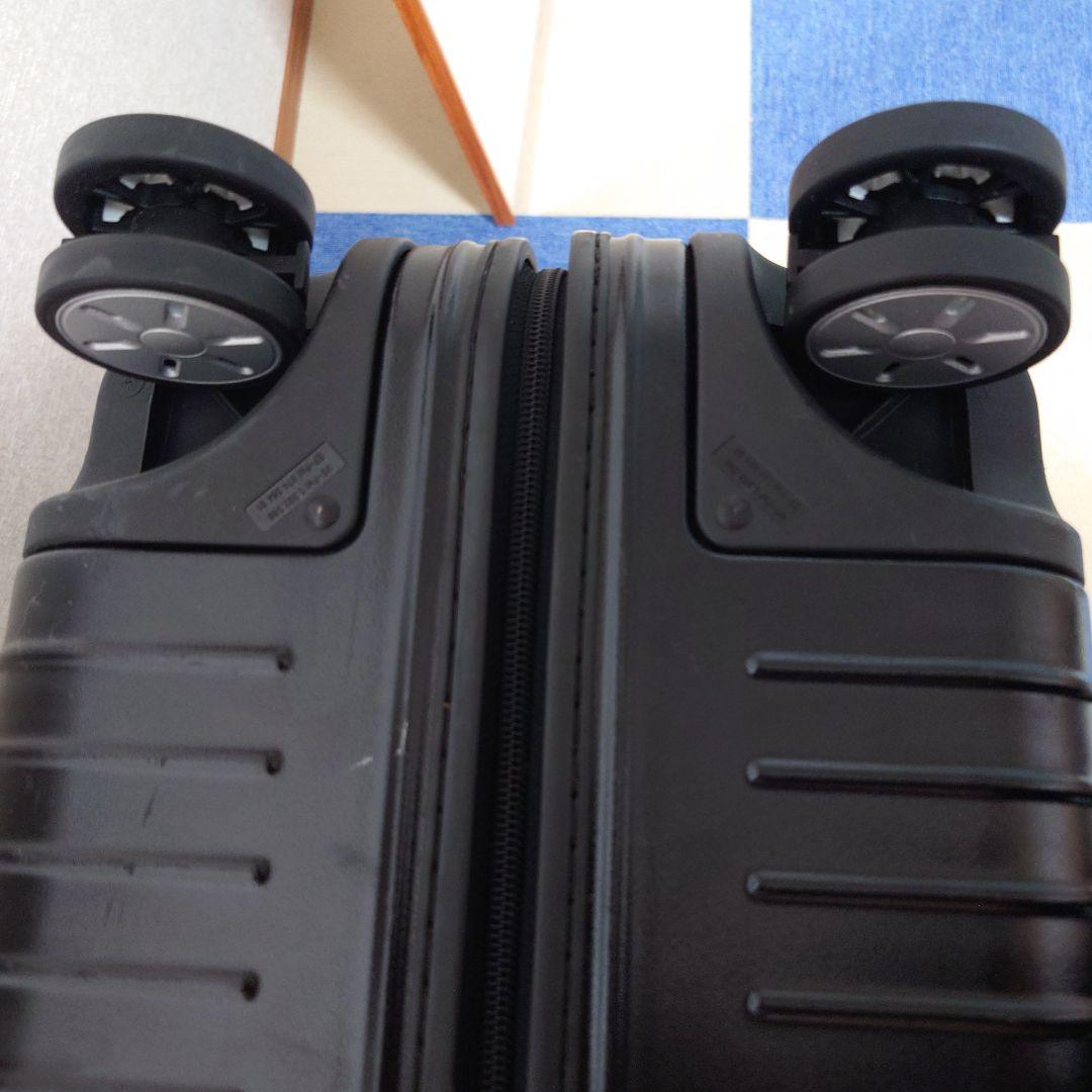 リモワ　RIMOWA スーツケース　サルサ　4輪　黒　　Ｌサイズ　(凹み有り)