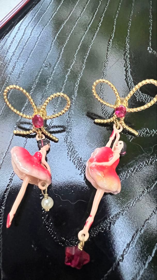 Les Néréides バレリーナデザインのハンドメイドピアス