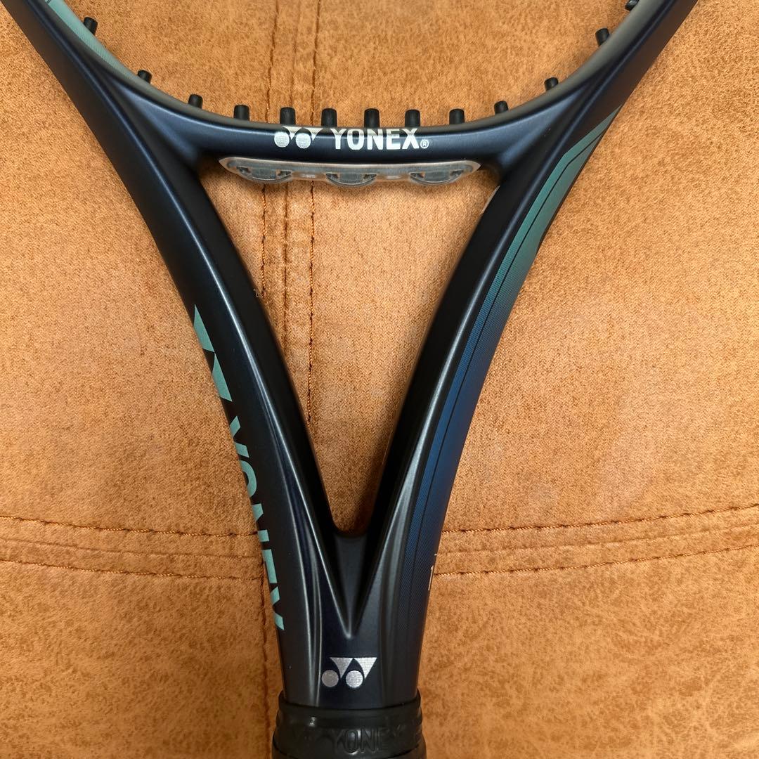 美品　YONEX EZONE 100L 2022 テニスラケット