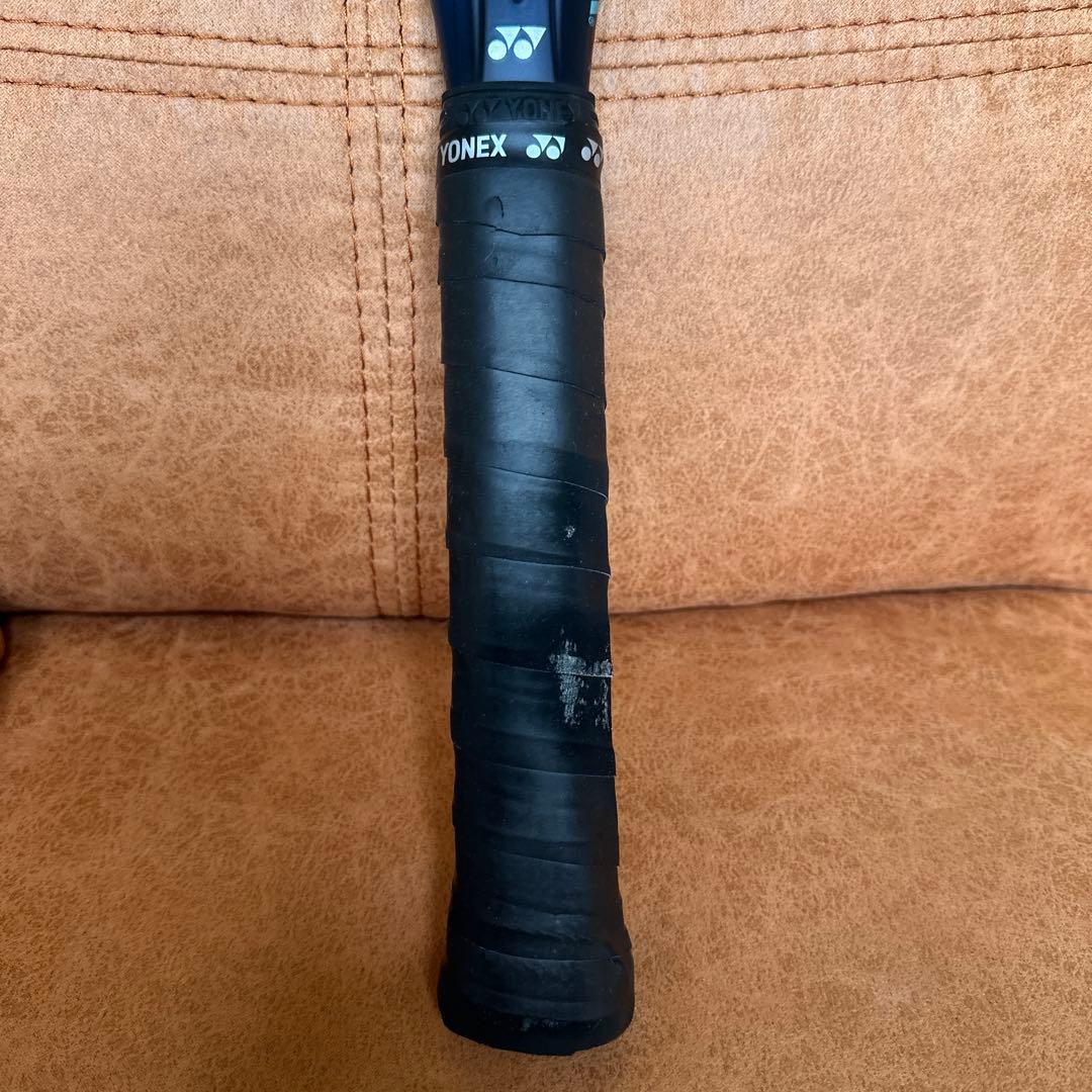 美品　YONEX EZONE 100L 2022 テニスラケット