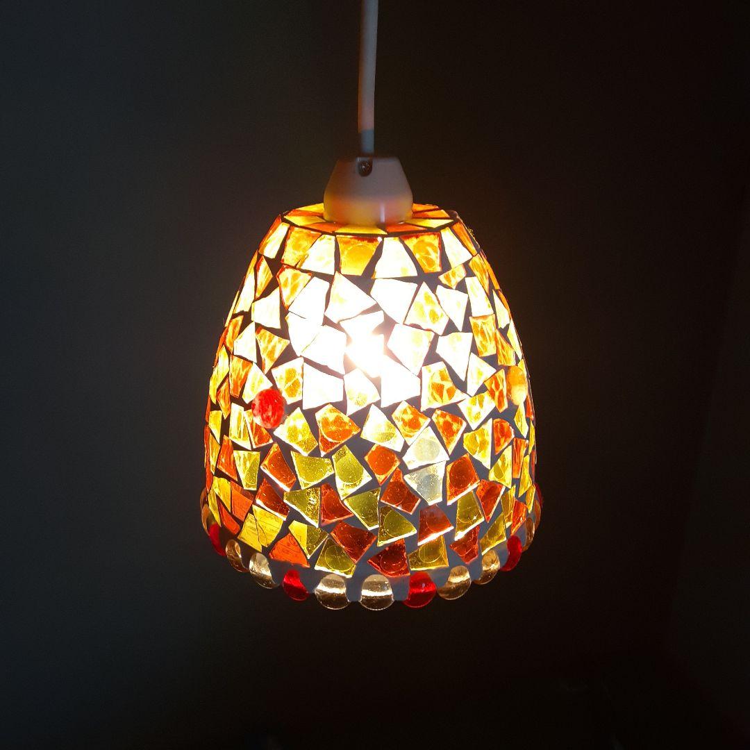 ステンドグラス調 ペンダントライト、オレンジ、黄色、赤色、タキズミ製