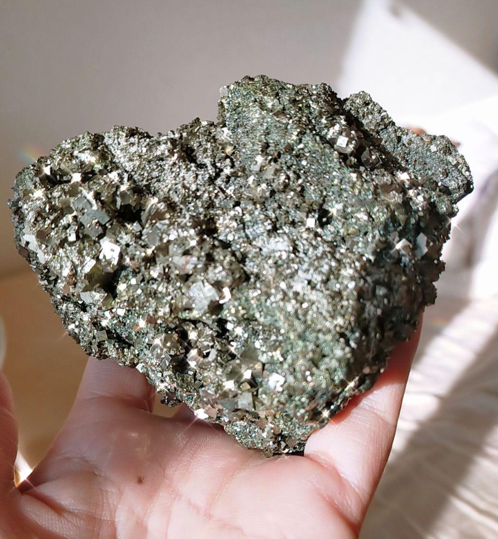 鑑定済み　希少　パイライト　原石　ハート型　金運アップ　邪気払い　パワーストーン