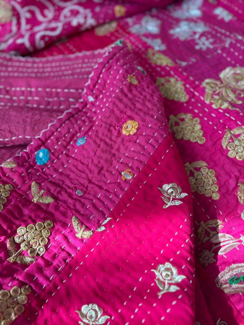 ラリーキルト　インド刺繍　カンタキルト　ヴィンテージ　ピンク　マルチカバー