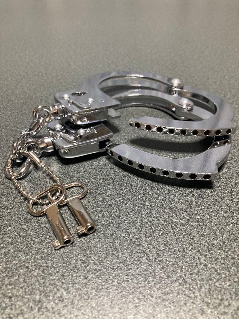 手錠　HANDCUFF 鍵付き 金属製　日本製　当時物　コスプレ　コレクション