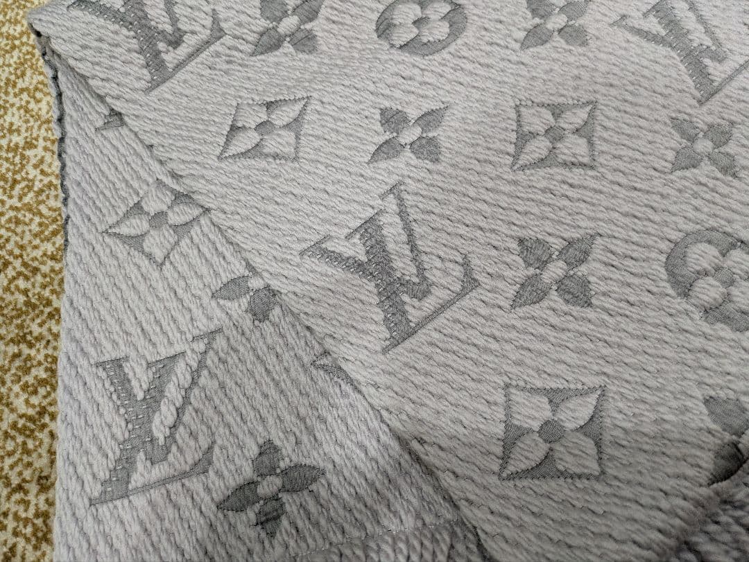 ★Xmasセール★Louis Vuitton グレー マフラー