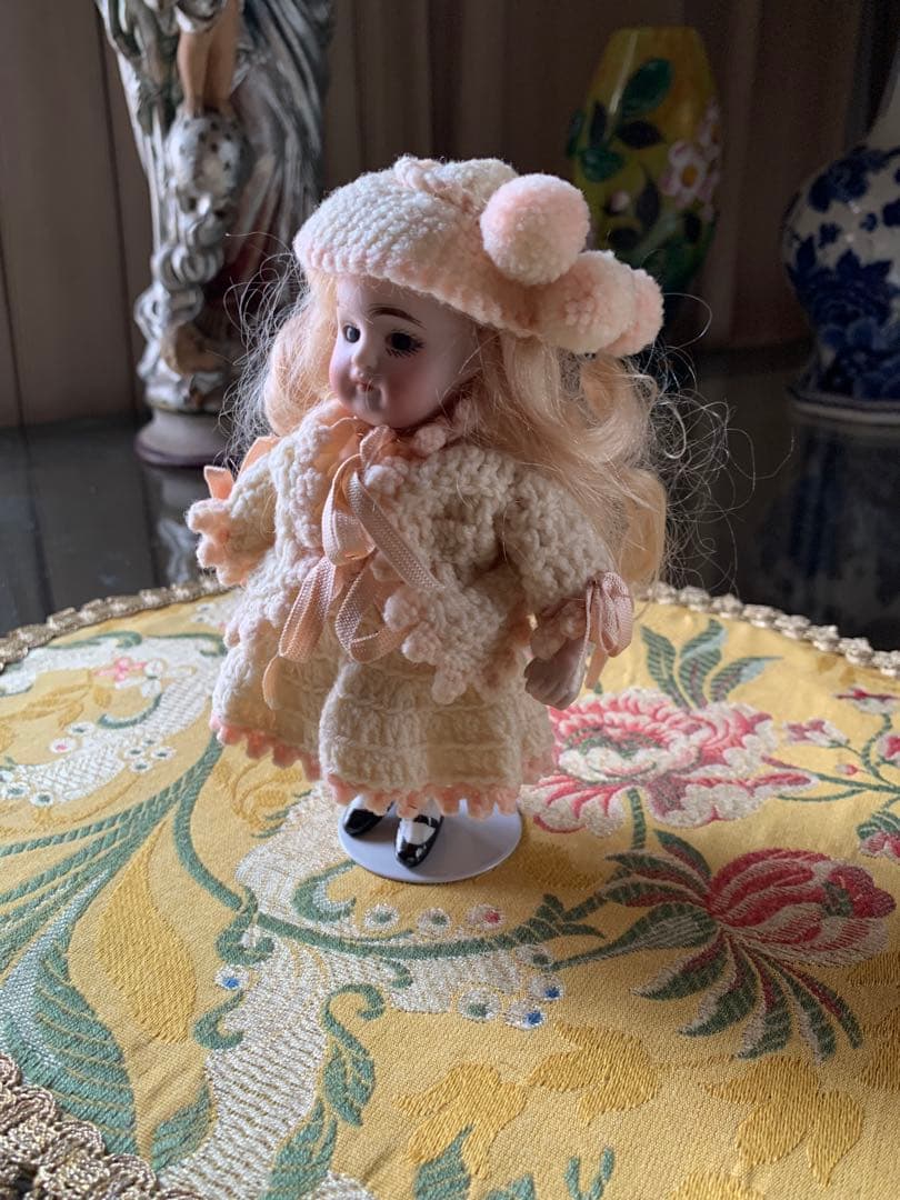 ミニョネット　ビスクドール毛糸の帽子を被った可愛い女の子！15㎝