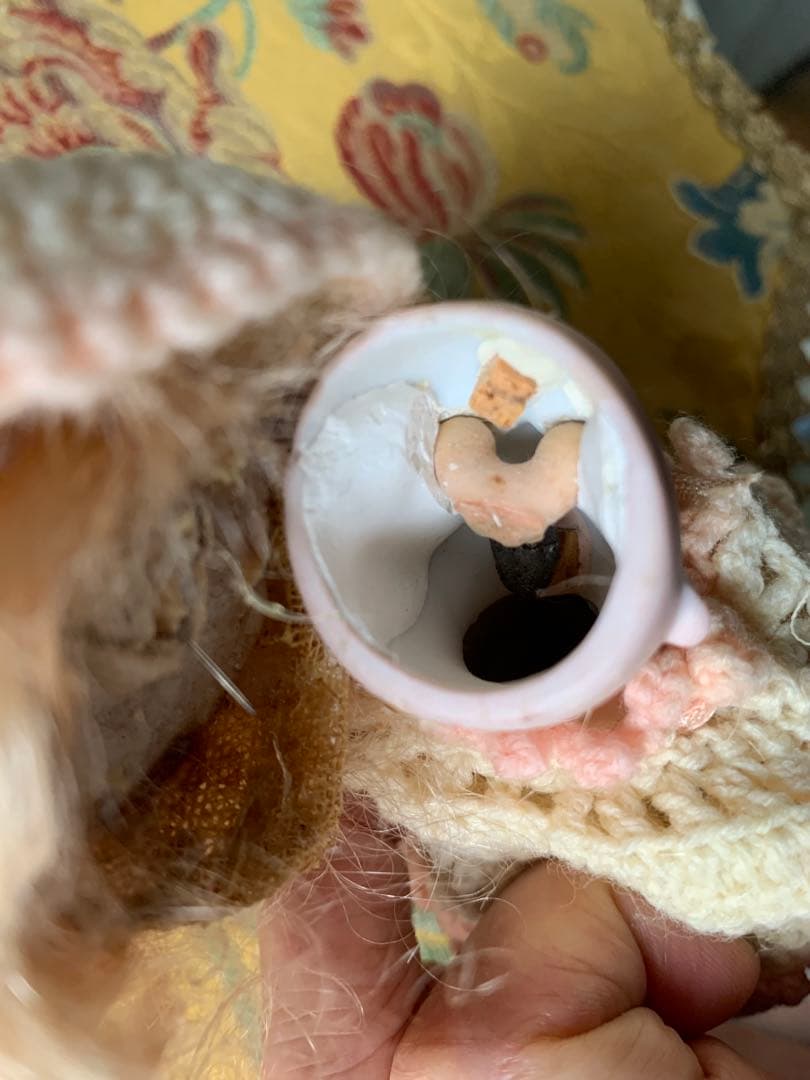 ミニョネット　ビスクドール毛糸の帽子を被った可愛い女の子！15㎝