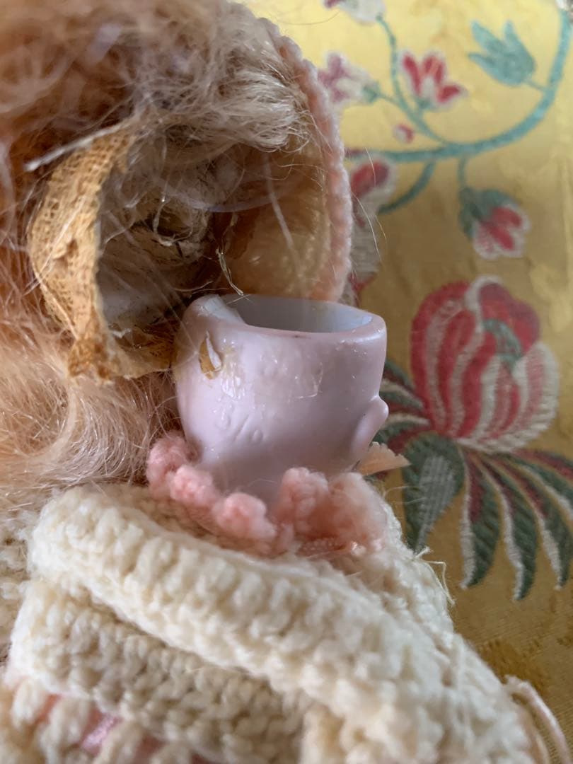 ミニョネット　ビスクドール毛糸の帽子を被った可愛い女の子！15㎝