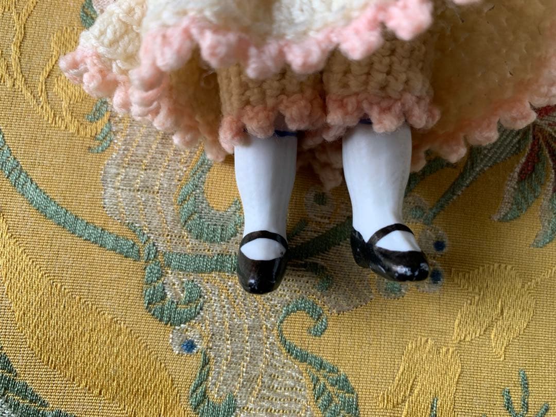 ミニョネット　ビスクドール毛糸の帽子を被った可愛い女の子！15㎝