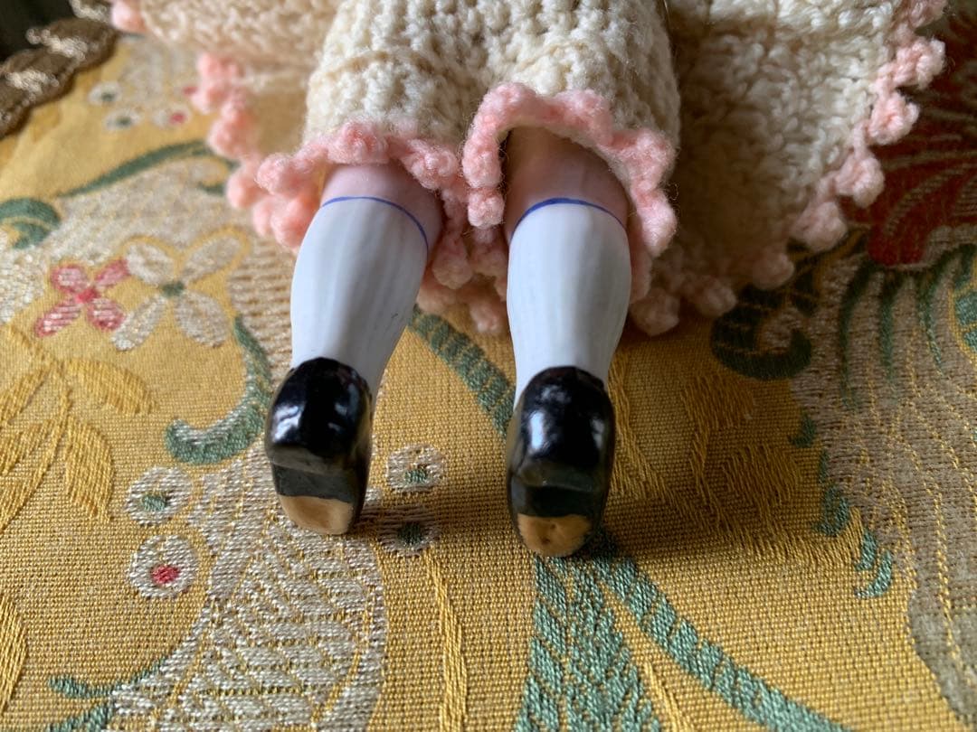 ミニョネット　ビスクドール毛糸の帽子を被った可愛い女の子！15㎝