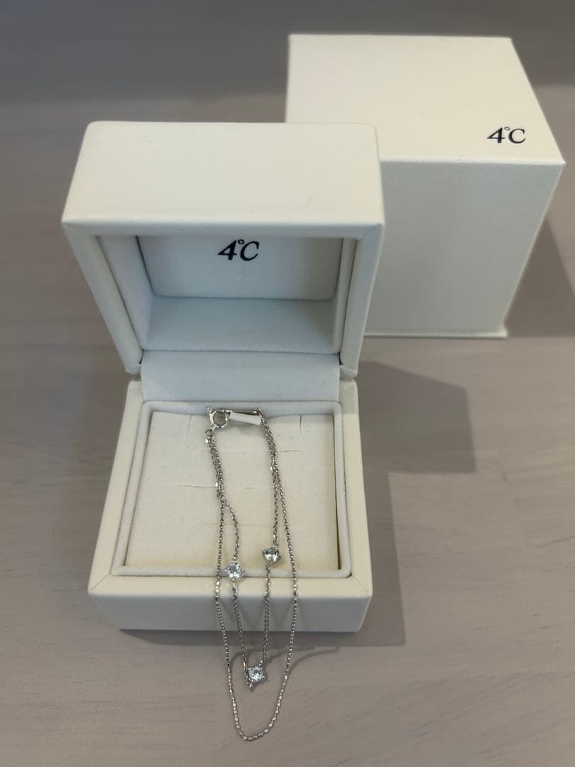 ぷー様【箱・保証書有り】4°C K10ブレスレット　アクアマリン3石