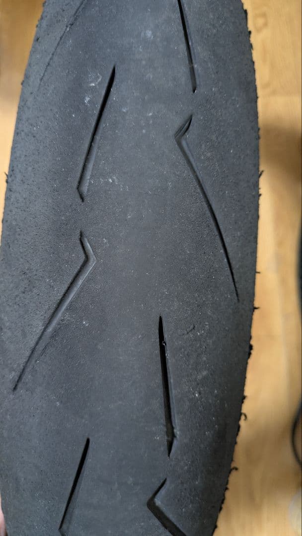 ピレリ スーパーコルサSC V4 120/70R17 2本